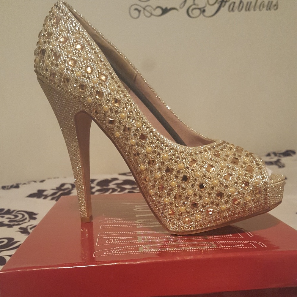 Gold Delicacy Peep-Toe Jeweled Heel